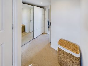 EN-SUITE DRESSING ROOM- click for photo gallery